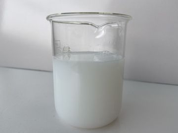 De niet-ionische Pu-van het het Leerpoetsmiddel van pvc Waterontharder van het de Emulsiesilicone Witte, verbetert het effect van de producthelderheid en voelt